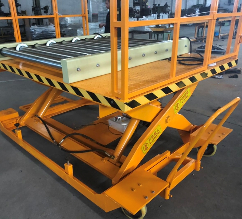 液压升降台输送机